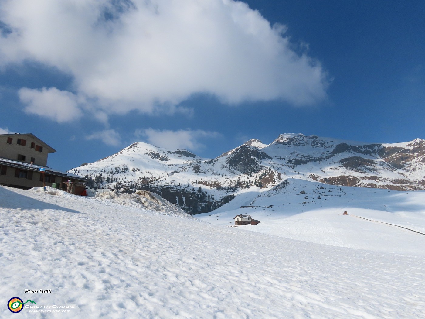 55 Bellissimo anello sulle nevi dei Piani dell'Avaro !.JPG